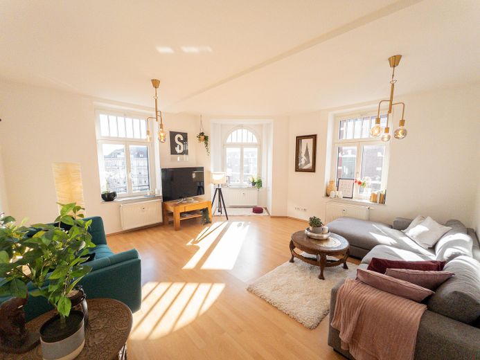 Views over Gohlis – stylish Art Nouveau apartment with charm – Lichtdurchflutet