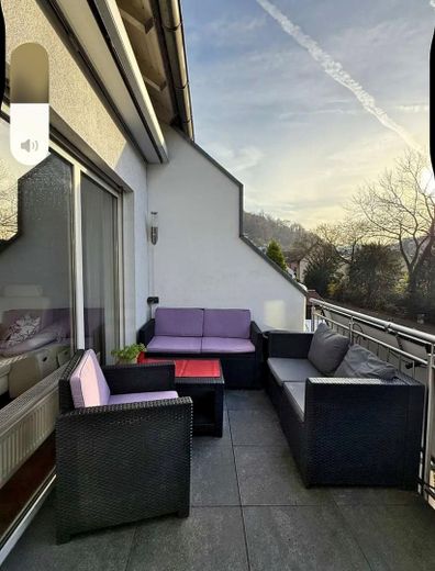 Von Privat an Privat: Außen Understatement – innen exklusiv! – Großer Balkon