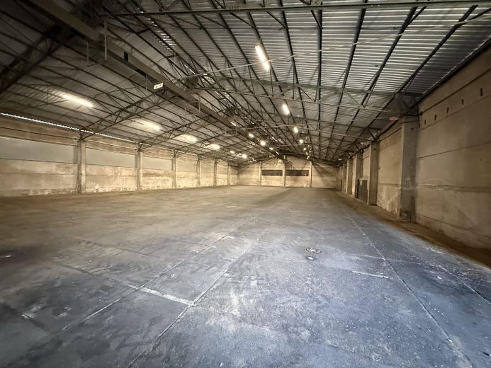 Bien immobilier commercial polyvalent avec vaste terrain d’exploitation à Mühlhausen (Thuringe) – Große Kalthalle