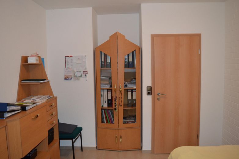 "Attraktives Reihenhaus" in "Weser"-Nähe, ruhige Lage, im schönen "Bremer Norden" – Arbeits- o. Kinderzimmer OG