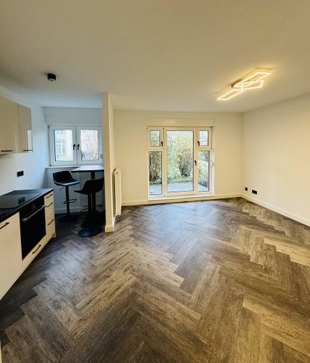 Apartamento de 1 habitación con terraza y cocina equipada en el centro de Cottbus – Woh- und Schlafbereich