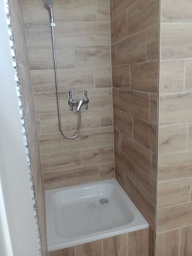 Sogno per investitori, attico con BG per 4 appartamenti a Zossen Am Mellensee non lontano da Berlino – Dusche