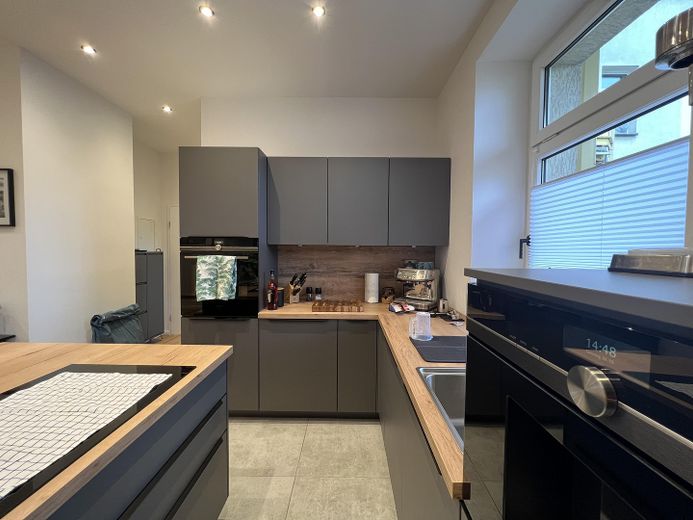 Lussuoso appartamento di 4 locali risanato con cucina componibile unica sul Kaßberg – Küche II