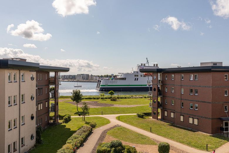 Contempler les paysages de la mer Baltique jusqu’à l’entrée du port – spacieux appartement de 4 pièces à Hohe Düne – Photo 2