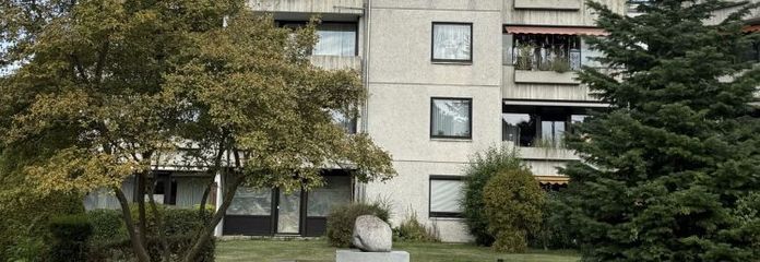 Bad Nenndorf: Ev içinde ev hissi veren penthouse, asansör, iki teras ve uzak manzara