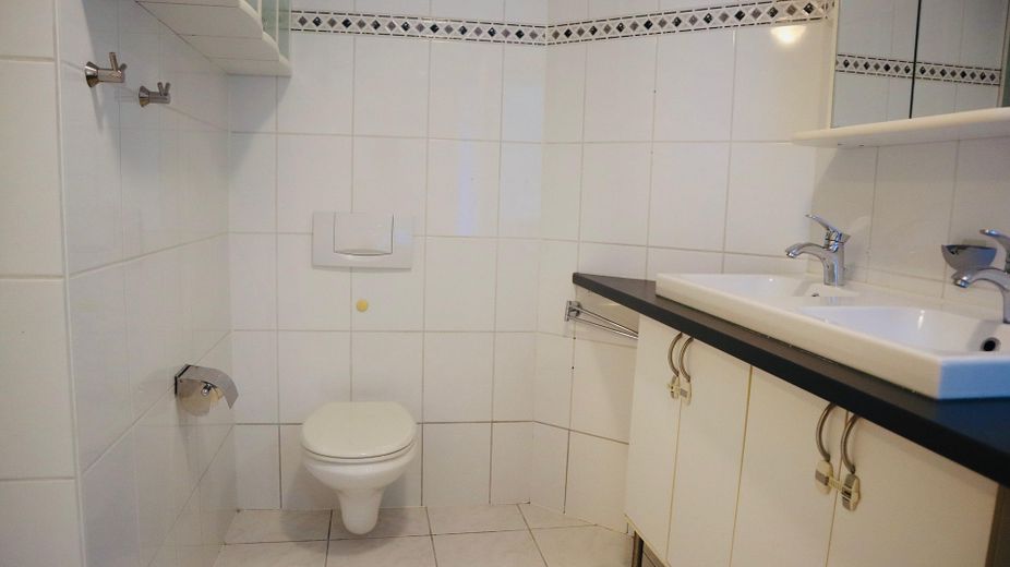 Mieszkanie dwupoziomowe z 3 pokojami i ogrodem, spokojna i centralna lokalizacja w Niederradzie – Bad3