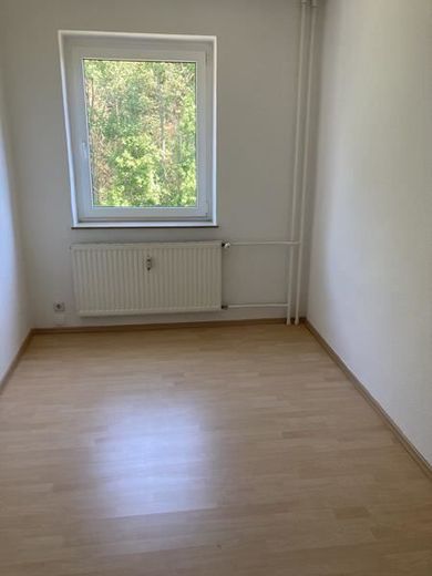 Gemütliche 3-Zimmer mit neuem Laminat, Wanne und Garage in guter Lage! – Musterfoto grundrissgleiche WE im Nachbarhaus