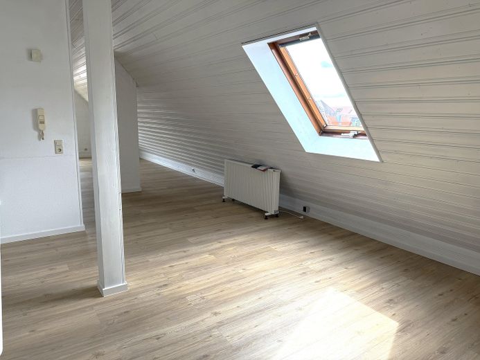 Charmantes 1-Zimmer-Apartment mit Einbauküche im Herzen der Öhringer Altstadt – Koch-/Essbereich
