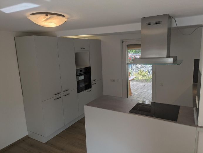 Appartement de 130 m2, 5 pièces, maison avec jardin dans un quartier de Ranstadt – Photo 3