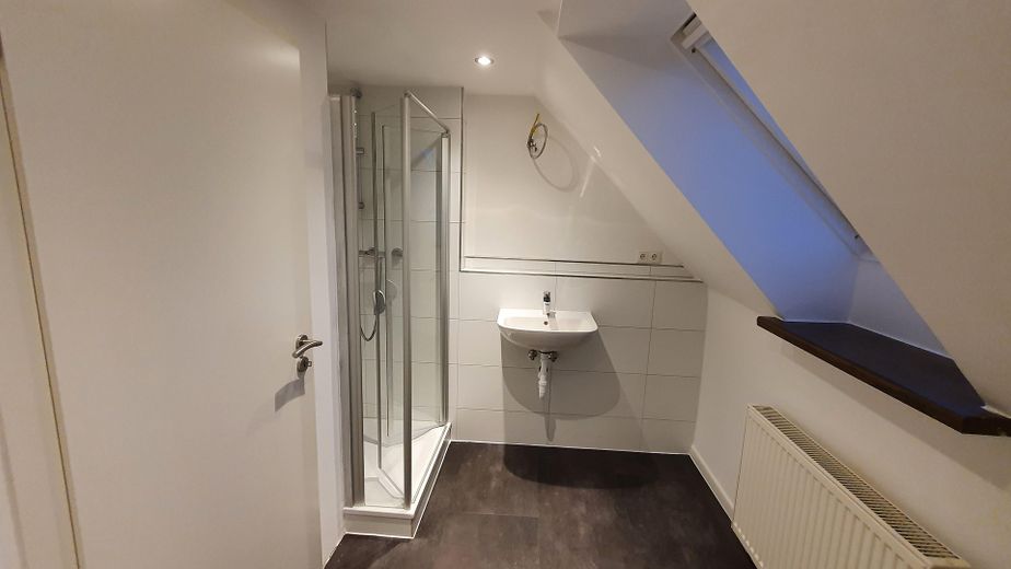 Accogliente appartamento monolocale (ca. 35 m²) vicino all’università – posizione tranquilla, con cucina componibile – Bad