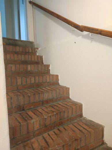 Großes Stadthaus in Niebüll – Kellertreppe innen