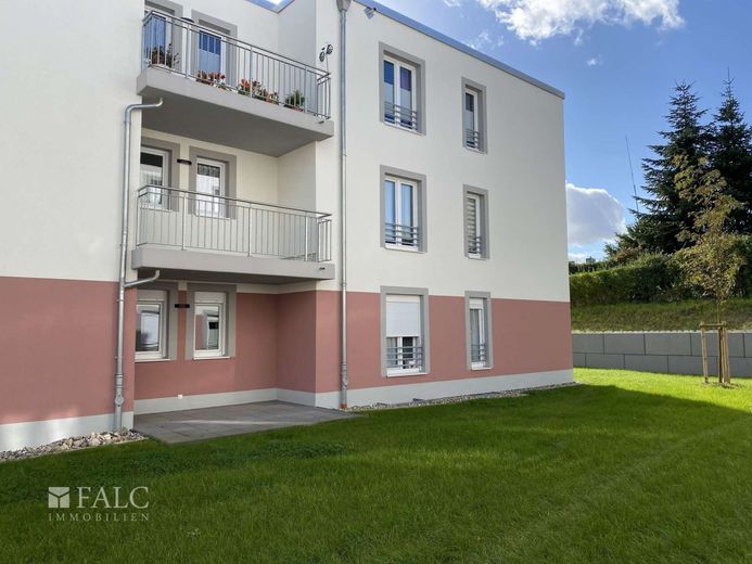 Moderne Erdgeschosswohnung im Solarpark Diamant, Barrierefrei, vermietet, mit Terrasse zu verkaufen! – Hausansicht