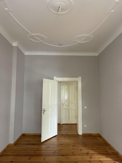 Encantador apartamento antiguo con balcón y ascensor en Hufelandstraße, Prenzlauer Berg – Foto 5