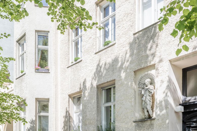 Appartement de 4 pièces rénové, sans commission, au cœur de Kreuzberg ! Prix à négocier – Haus Außenansicht