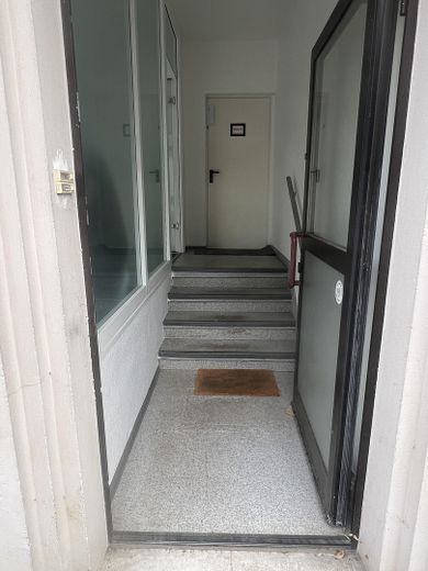 Seelze Zentrum, 2 bina, 4 bağımsız bölüm, birçok olanak – Eingang Gewerbe