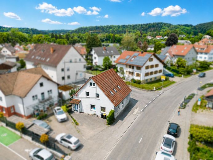 Galeriewohnung im Fachwerkstil - 5 Zimmer mit Loftcharakter &amp; 2 Stellplätzen – Außenansicht