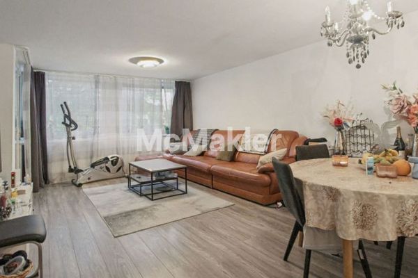 Vivienda de 3 habitaciones en ubicación céntrica con balcón, plaza de aparcamiento en garaje subterráneo y potencial de desarrollo