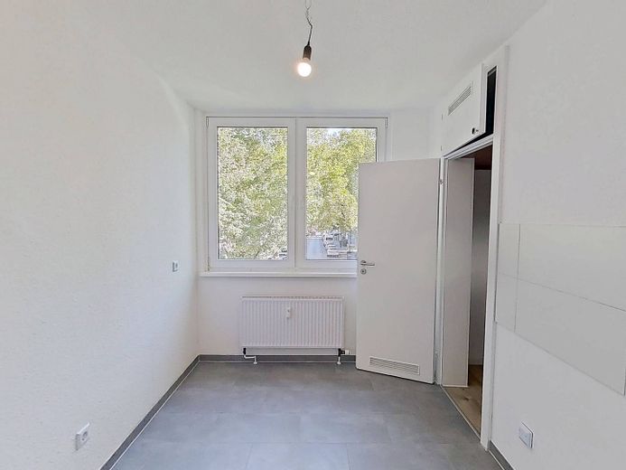 Moderne 3-Zimmer-Wohnung mit Balkon in fußläufiger Nähe zum Stadtzentrum – Ansicht I: Küche