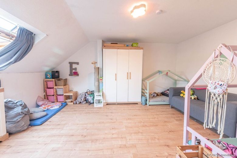 Herrliche Altbau-Stadtvilla als Doppelhaushälfte - Bevorzugtes Wohnen in Hessisch Oldendorf! – Kinderzimmer 2 Dachgeschoss