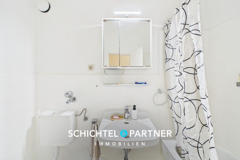 Ostertor | Helle 2-Zimmer-Wohnung mit Balkon und Weitblick über Bremen – S&amp;P | Badezimmer
