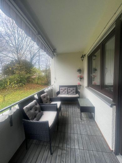 Attraktive 3 Zimmer-Wohnung in Göppingen-Haier. Hochwertig saniert- Garage inklusive – Balkon