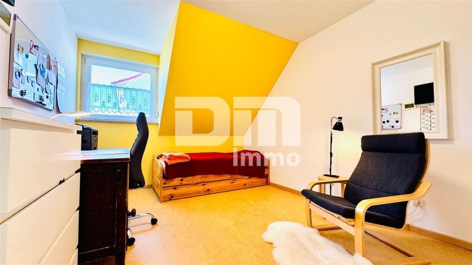 Modernes Familienglück nahe KfW 55-Standard mit Terrasse, Carport und Parkplatz – OG / DG Schlafzimmer / Kind 1