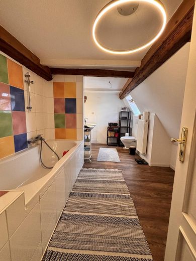 Sensazione di casa nella casa: spazioso maisonette di 6 locali con 147 m² – Foto 9