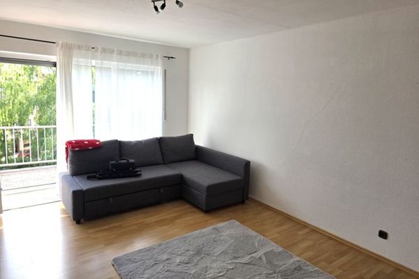 Saarbrücken-Malstatt: Gut geschnittene Wohnung mit 2 Zimmern, Küche, Bad, Balkon, Garage