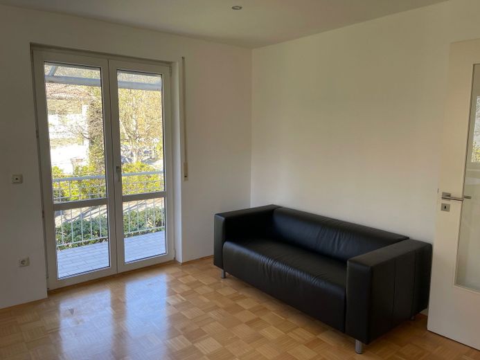 Wohnzimmer zum Balkon