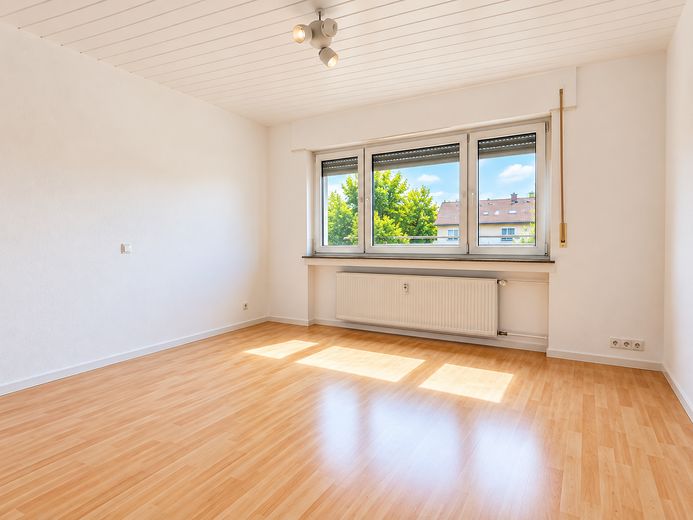 Provisionsfrei mit Stellplatz - Renovierte Wohnung mit Blick ins Grüne – Schlafzimmer