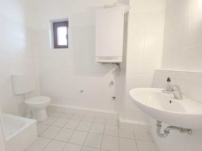 Modernisierte & vermietete 3-Zimmer-Wohnung – Attraktive Kapitalanlage mit sofortigen Mieteinnahmen – Badezimmer