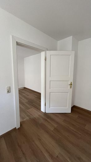 Appartement rénové dans un immeuble ancien avec balcon – calme et central à Gohlis – Schlafzimmer 