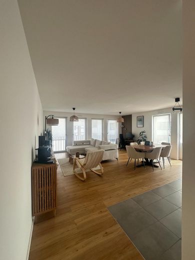 Voll möbliertes 2 Zimmer Whng. in Toplage nahe Frankfurt Hauptbahnhof – Foto 1