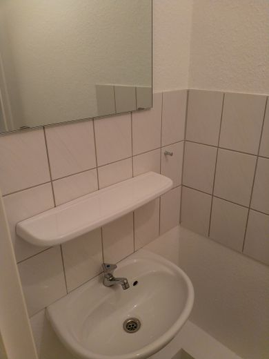 Tolle 3-Zimmer-Wohnung mit Aufzug+Balkon+Tiefgarage in Karlsruhe – Gäste-WC 1