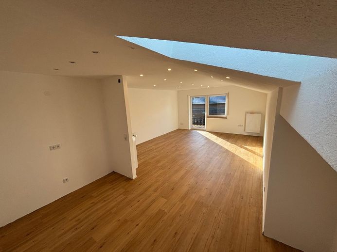 Küche mit Blick ins WZ