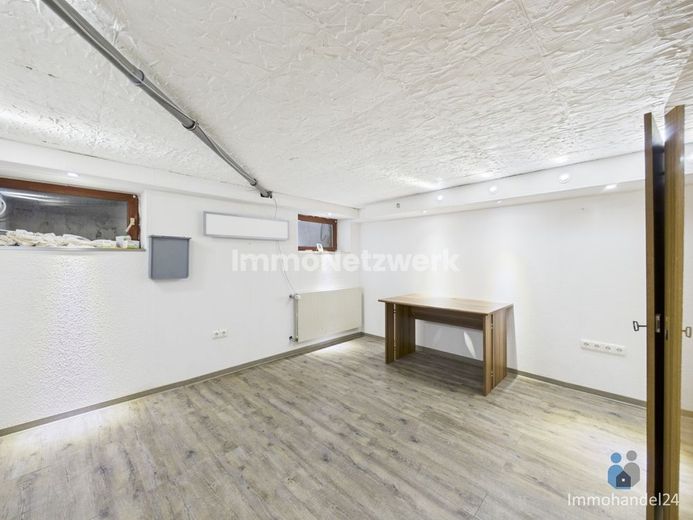 TOPANGEBOT***Bungalow mit großem Grundstück unmittelbar am See***NEU – Raum Keller