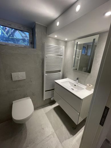 2 kamers hobbyruimte met bad en keuken als kantoor of atelier – Bad