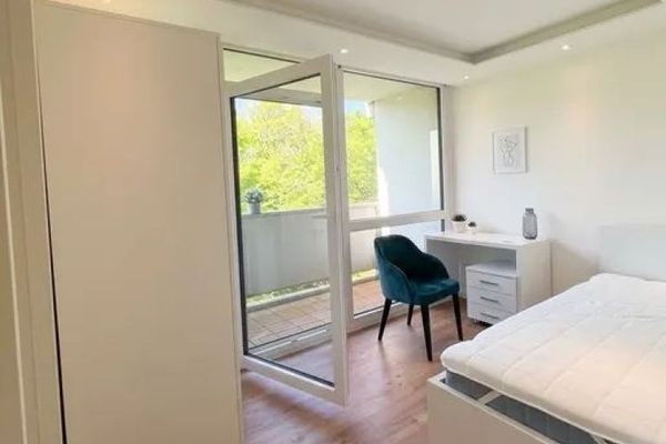 Ampia stanza in appartamento condiviso ben tenuto / Ferchenseestraße 20, München / WE29 / 4.OG / Zi2