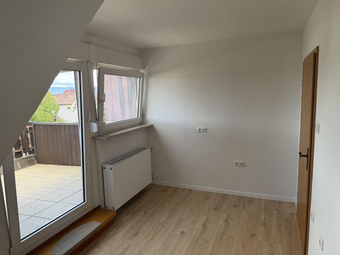 Prima occupazione dopo la ristrutturazione: luminoso appartamento di 2 locali con ampio balcone e cantina – Küche