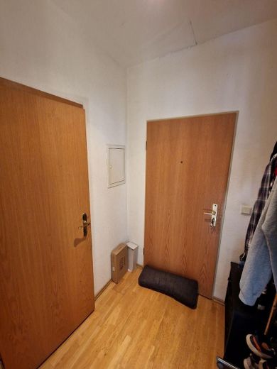 Beautiful 1-Room Apartment in the Paulusviertel Near the Water Tower – Flur