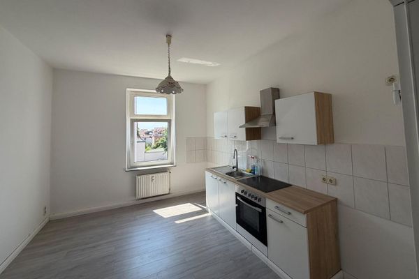 Erstbezug nach Sanierung: helle 3-Zimmer Altbau Whg. mit EBK im Herzen der Stadt