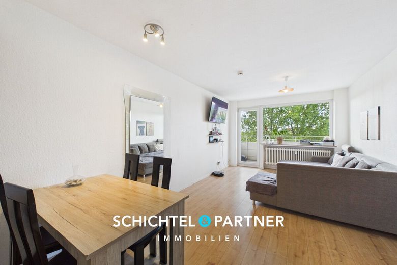 Ostertor | Helle 2-Zimmer-Wohnung mit Balkon und Weitblick über Bremen – S&amp;P | Wohnzimmer
