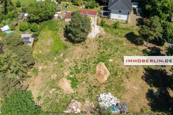 IMMOBERLIN.DE - Відмінна будівельна ділянка в сімейно-орієнтованому районі в берлінському передмісті