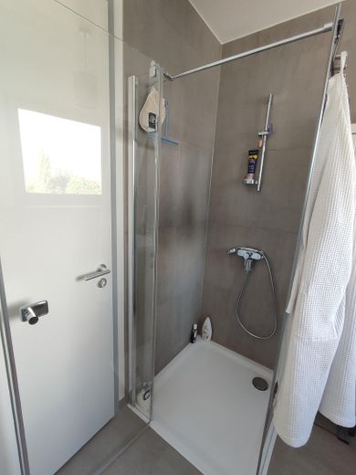 Oasis de luz de lujo de 4 habitaciones, 106 m²| 2022| Vistas panorámicas| 4.º piso+ascensor| 2 baños|2 balcones| cocina equipada|garaje subterráneo – Foto 41