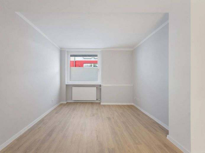 Vollständig renovierte 3-Zi.-Erdgeschosswohnung mit moderner Einbauküche! – Ansicht I: Schlafzimmer II