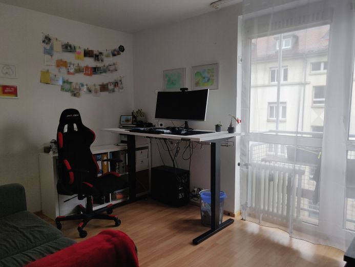 Zentral gelegene, gepflegte 3,5-Zimmer-Wohnung mit EBK in Karlsruhe – Kinderzimmer/Büro
