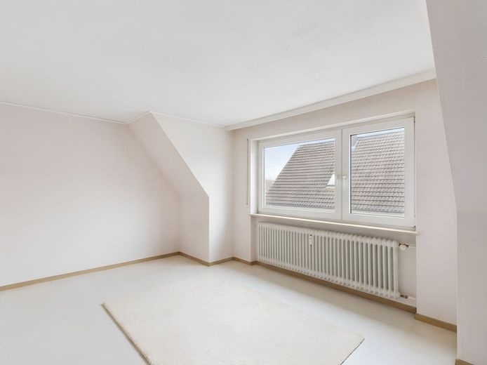Großes Grundstück, Ponystall &amp; Nordseeluft - Familienhaus mit Herz im Luftkurort Hage – DG Kinderzimmer 1 - leer