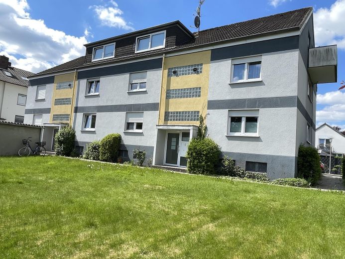 Wohnung - 2 ZKB mit Balkon ab sofort – Hausansicht