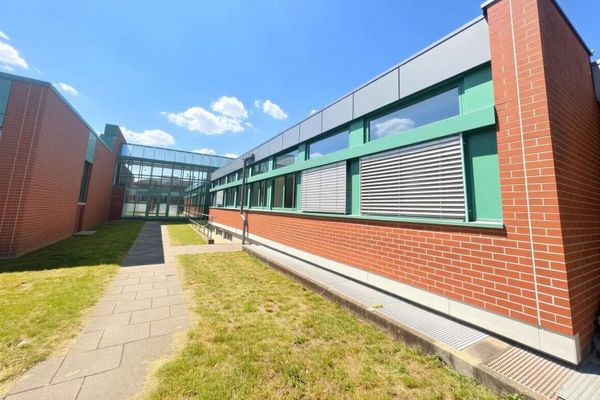 94 m² Bürofläche *** in Heusenstamm Provisionsfrei zu vermieten