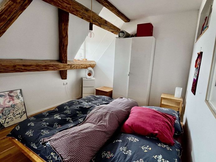 Kapitalanleger gesucht ! Schöne Dachgeschosswohnung  im Denkmal mit zauberhaftem kleinen Garten – Schlafzimmer